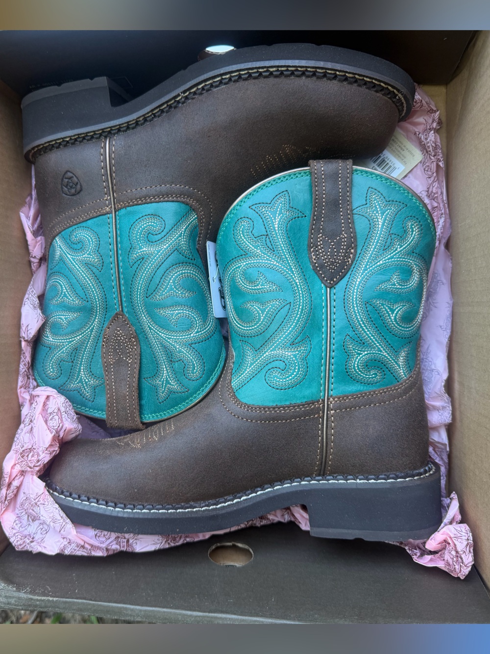 BNWT Ariat Women's Fatbaby Heritage Western Boots - Worn Hickory size 8